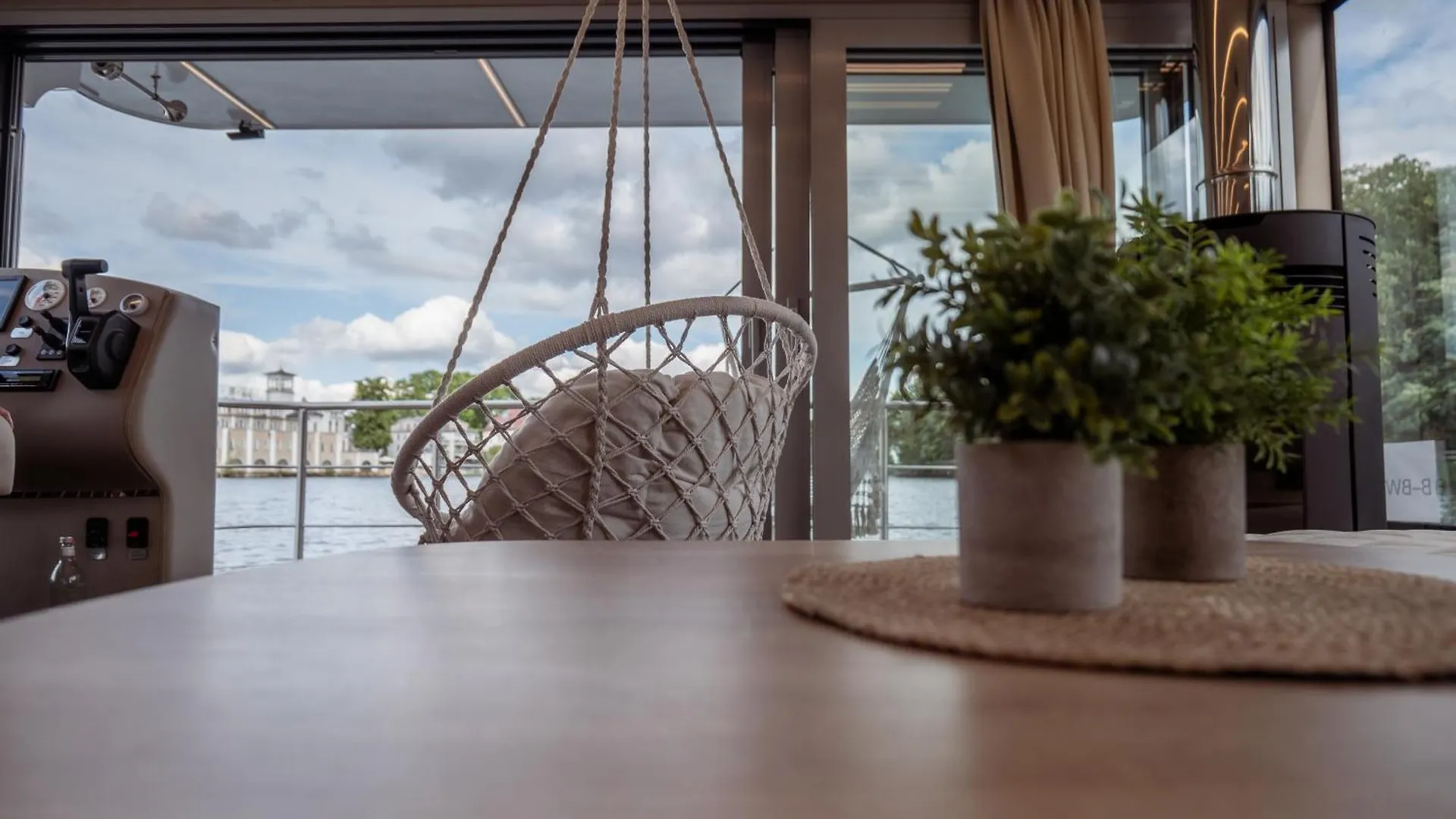 Hotel Nena Hausboot Berlin Botel