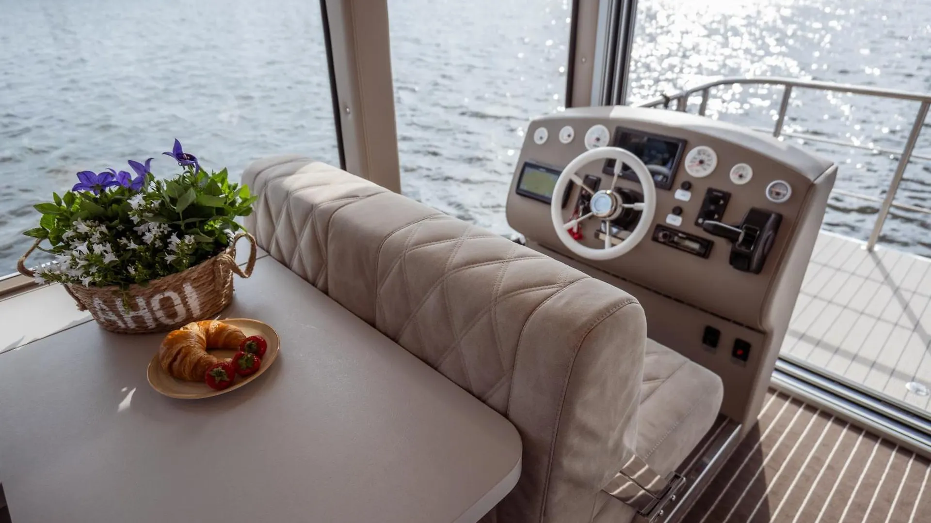 Botel Nena Hausboot Hotel Berlin Germany
