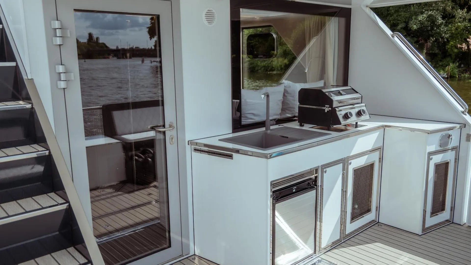 Nena Hausboot Hotel Berlin