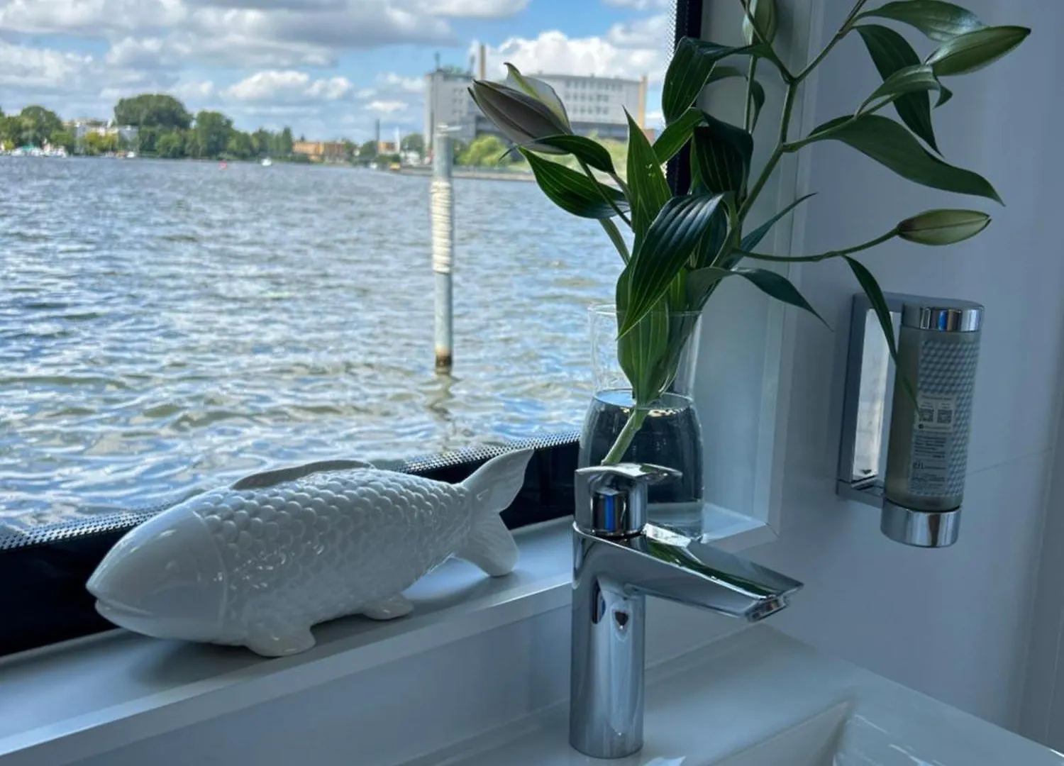 Nena Hausboot Hotel Berlin
